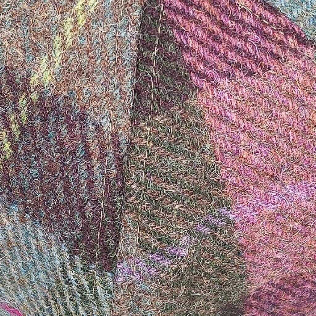 Glen Appin Ladies Muted Green & Rose Pink Tartan Harris Tweed Cap