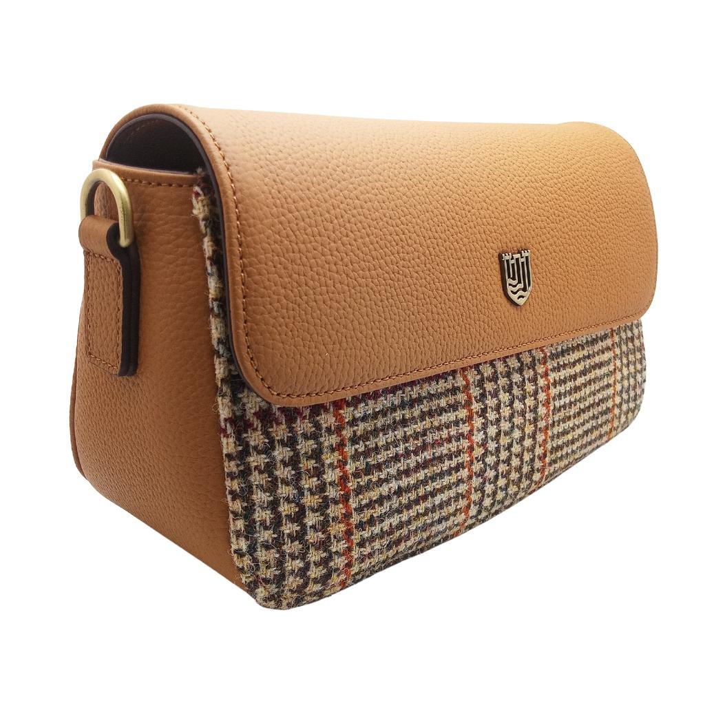 Islander Harris Tweed The Caithness Clutch 'Beige Dogtooth'