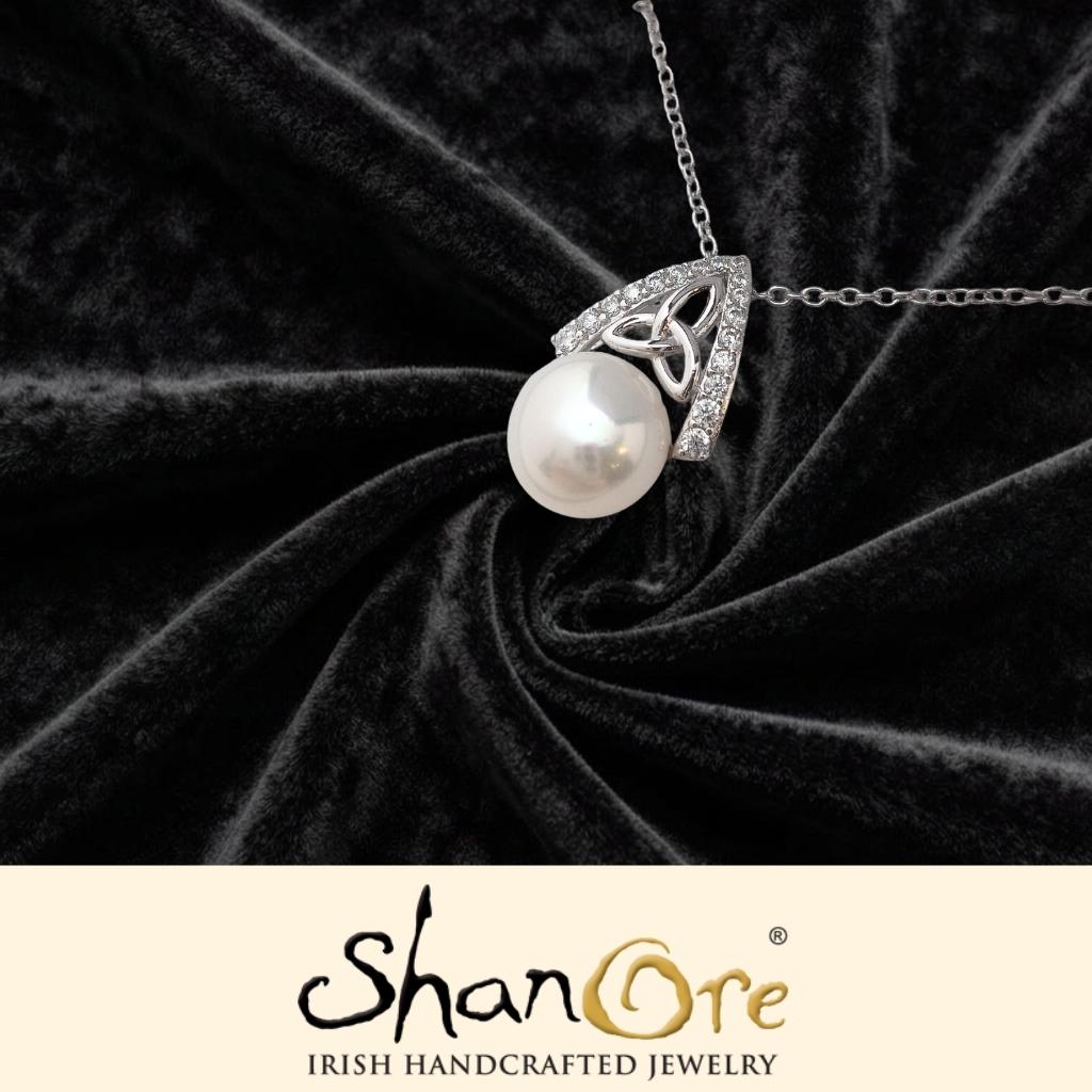 Sterling Silver Trinity Knot Capped Pearl Necklace